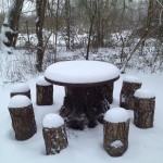 Table extérieure sous la neige